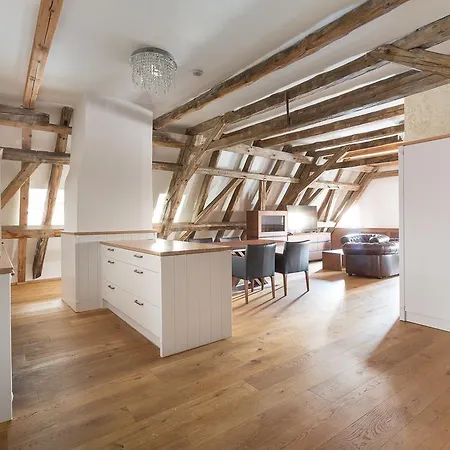 Wellness Republika 24 *