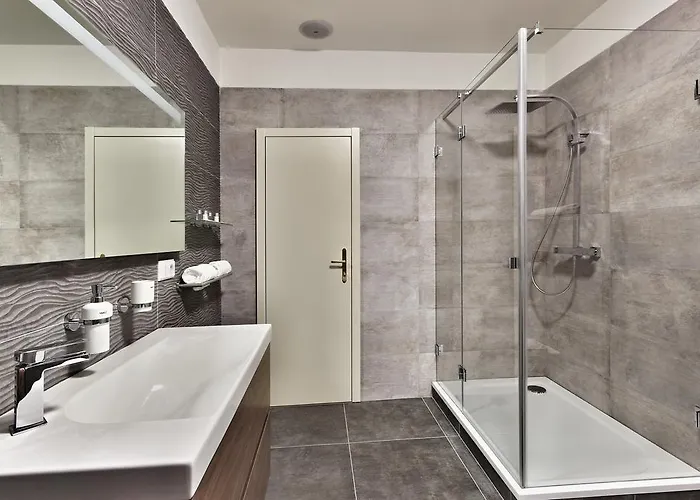 Wellness Republika 24 פלזן